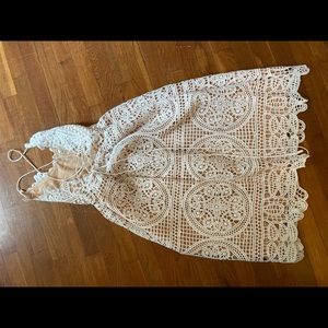 Jaus NEVER WORN white Anna bell  cocktail dress. Perfect for bridal shower